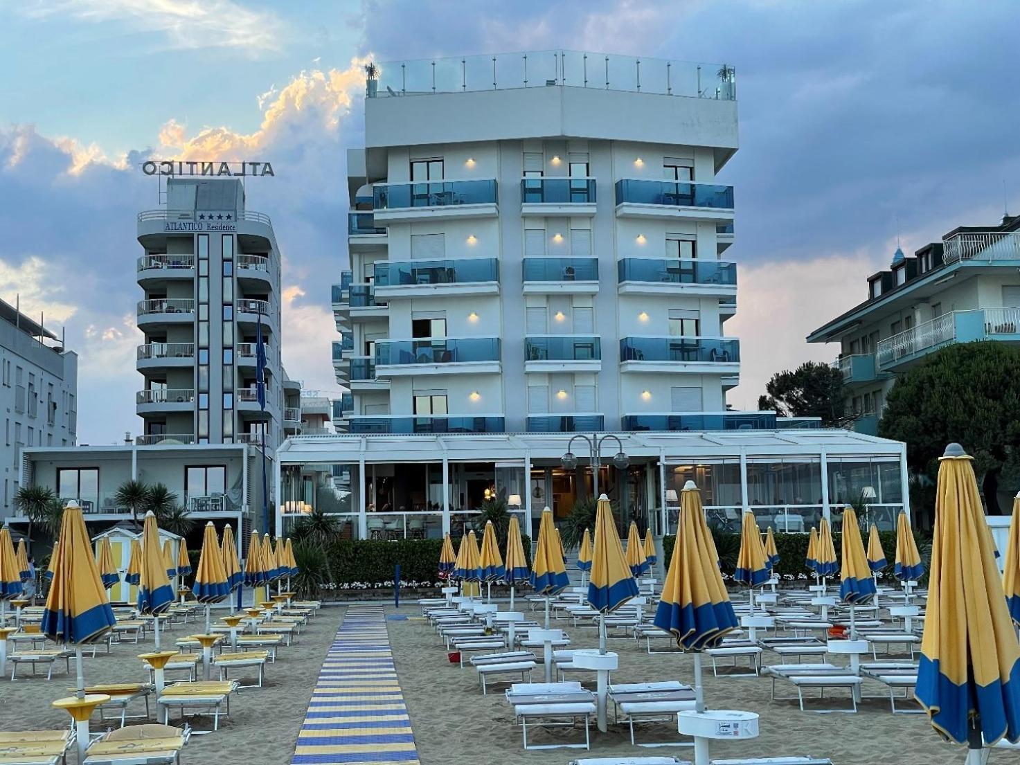 Residence Atlantico Lido di Jesolo Bagian luar foto